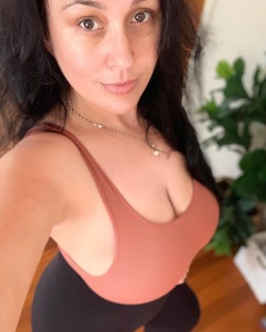 Amelia Linda Photo #23