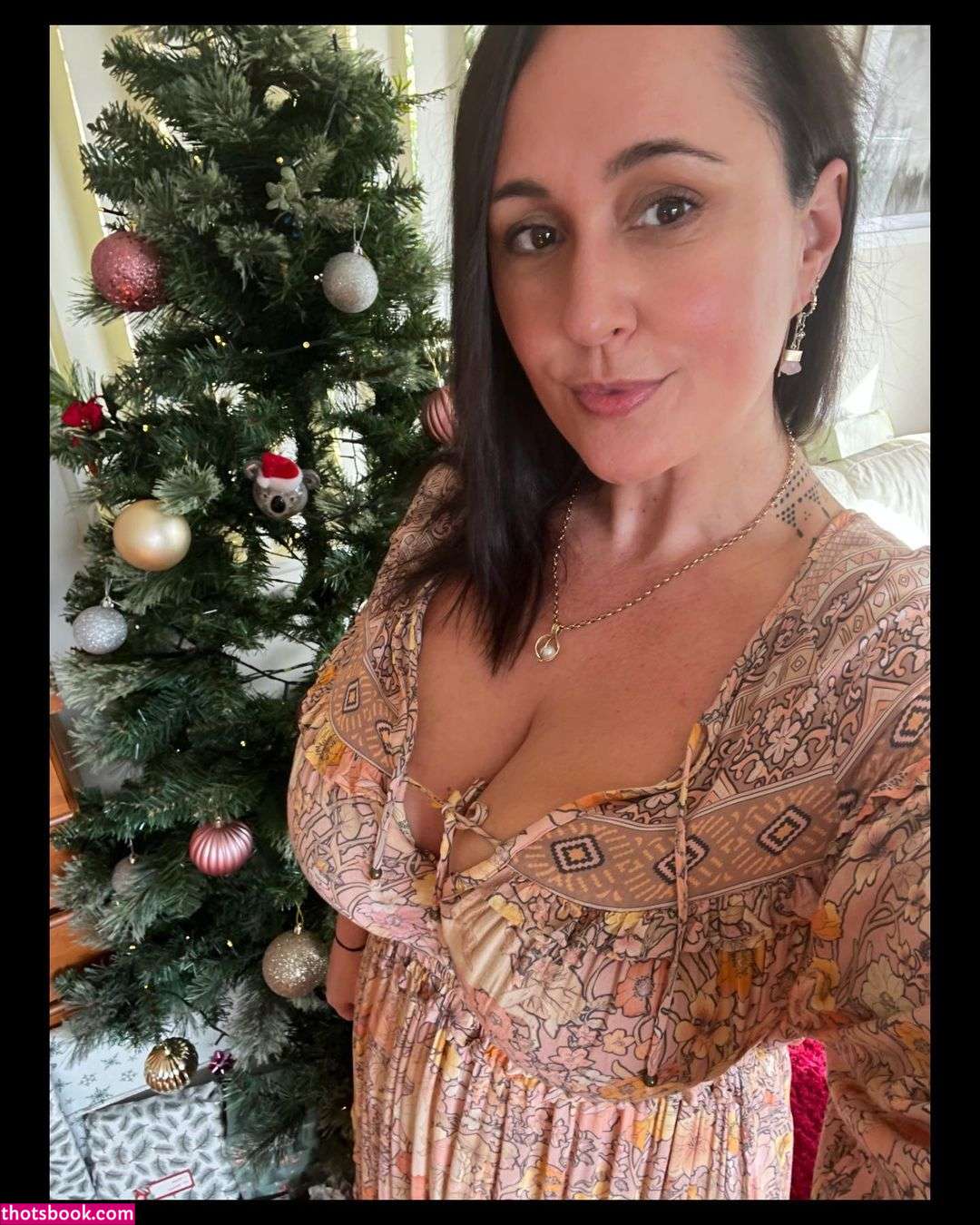 Amelia Linda Photo #43