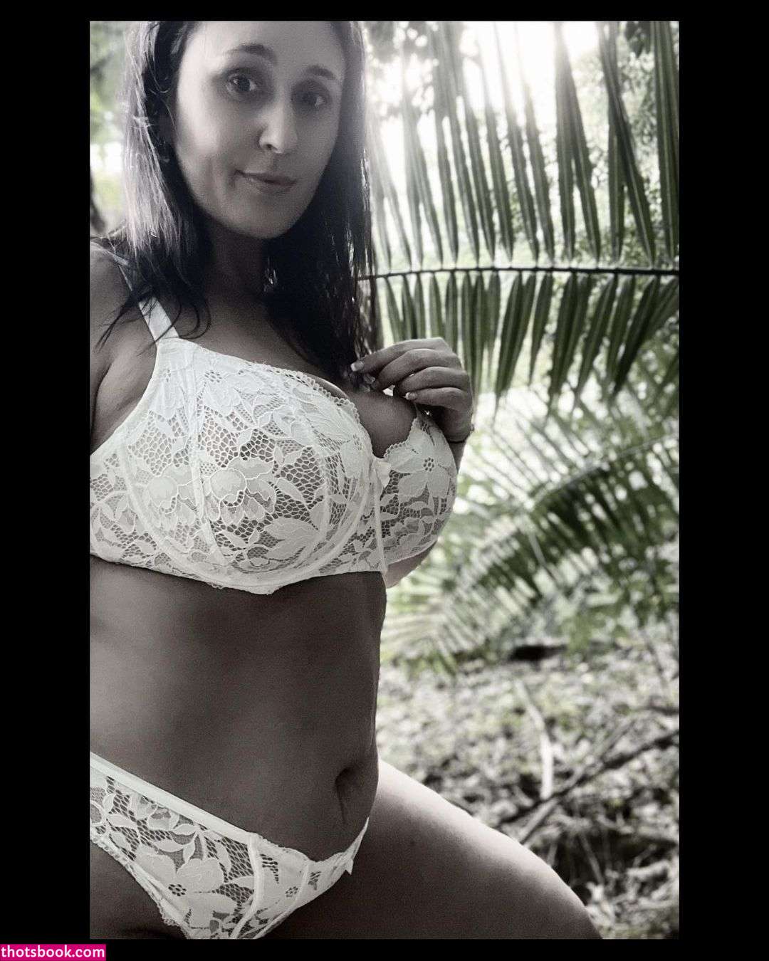 Amelia Linda Photo #47