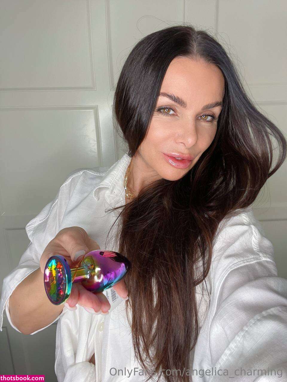 Angelica Charming Photo #5