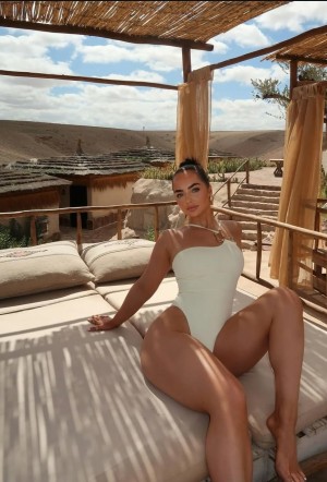 Ella Wilkins Photo #6