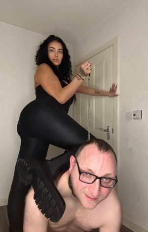 Hennydiamonds Photo #22