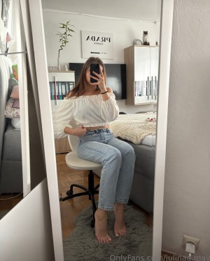 Julinaa May Photo #28