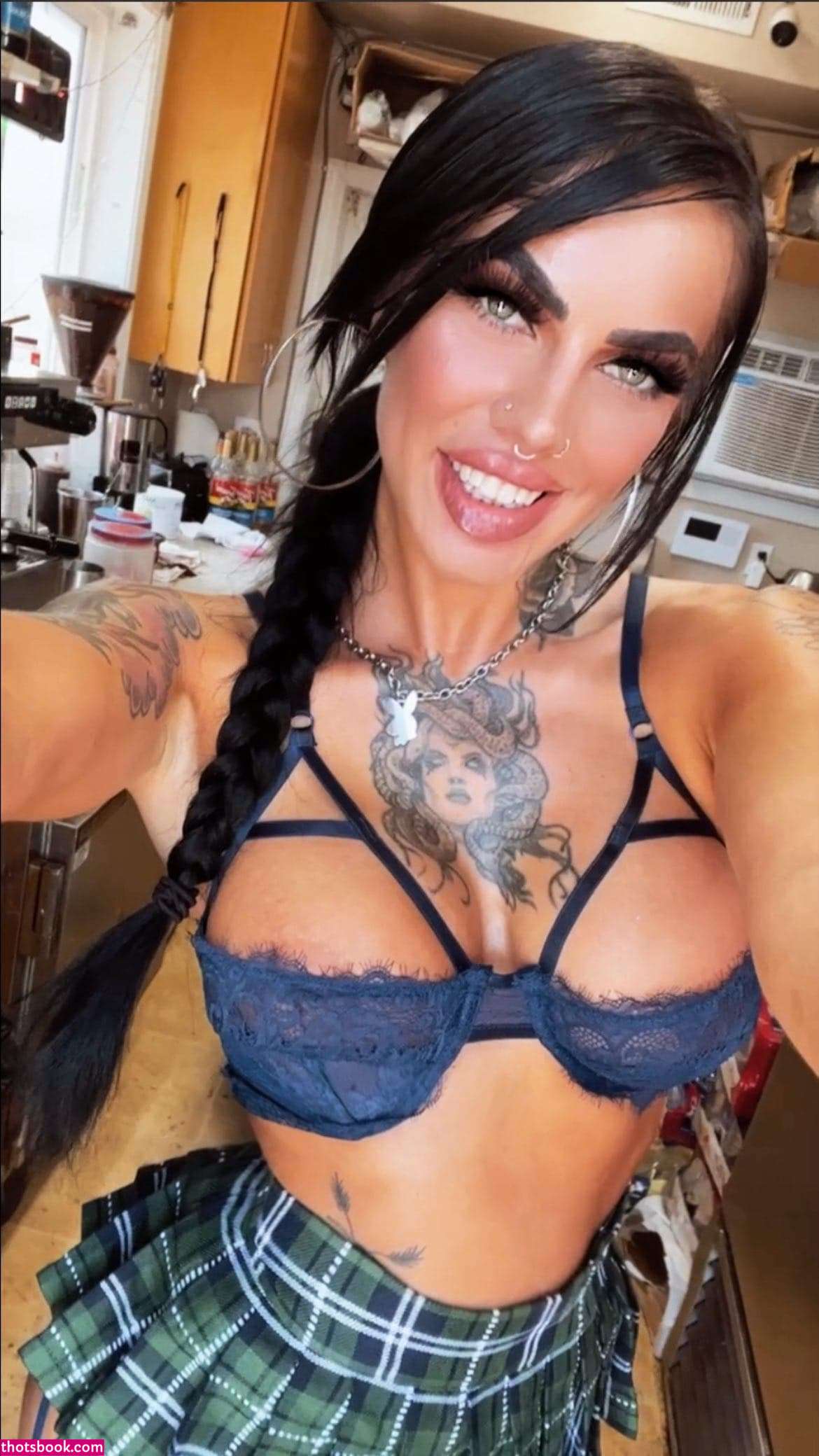 Roxi Riotxx Photo #33