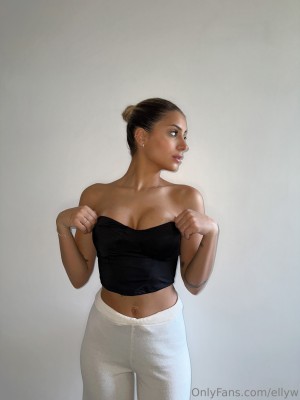 ellyw Photo #23