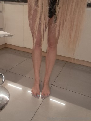 feetofjudith Photo #4