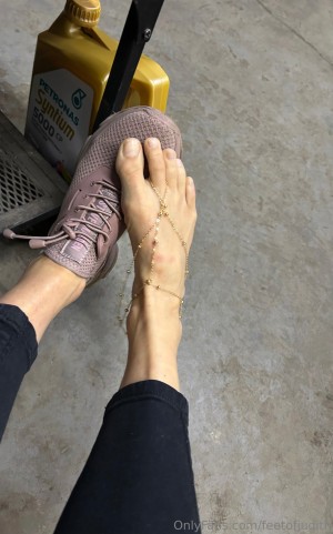 feetofjudith Photo #32