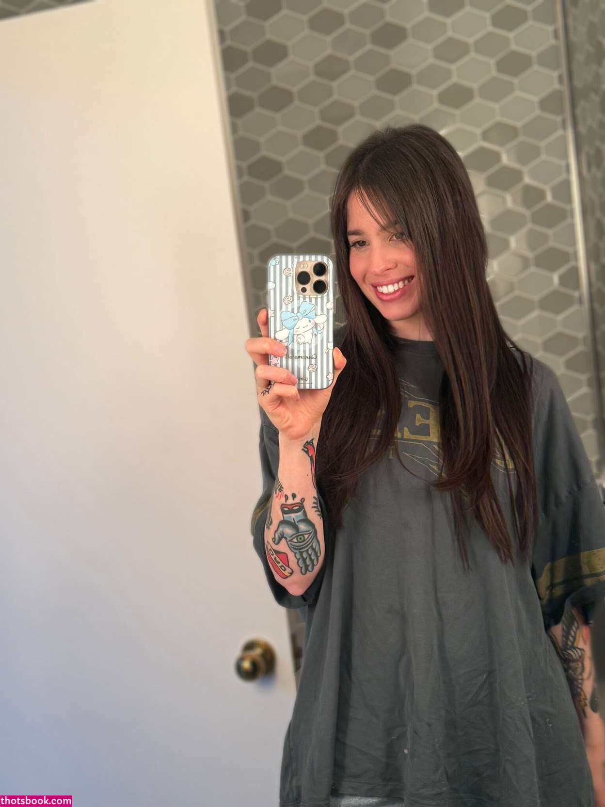 Anisa Jomha Photo #55