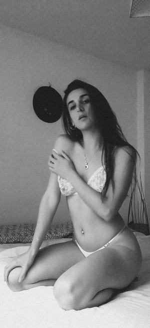 Lucia Fernandez Photo #11