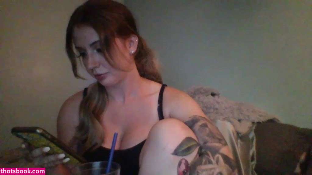 Wh0renextdoor Photo #2