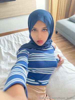Hijab Aysha Photo #12