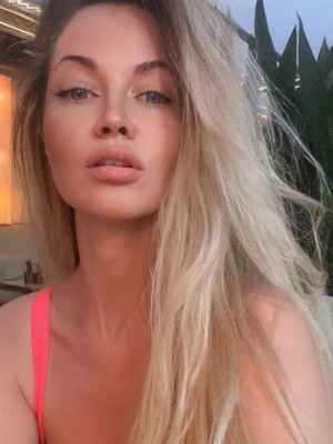 Isabelle Bloom Photo #32