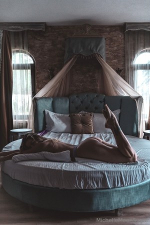 Ellie Land Photo #229