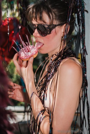 Ellie Land Photo #285