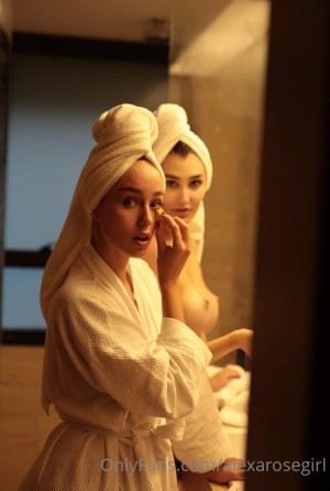 Alexarosegirl Photo #15