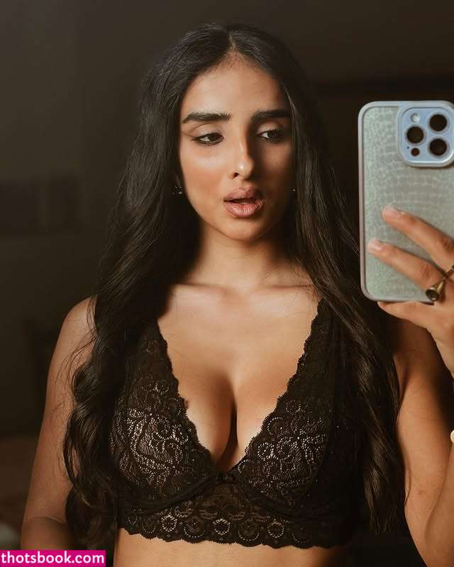 Annamaria Dore Photo #14