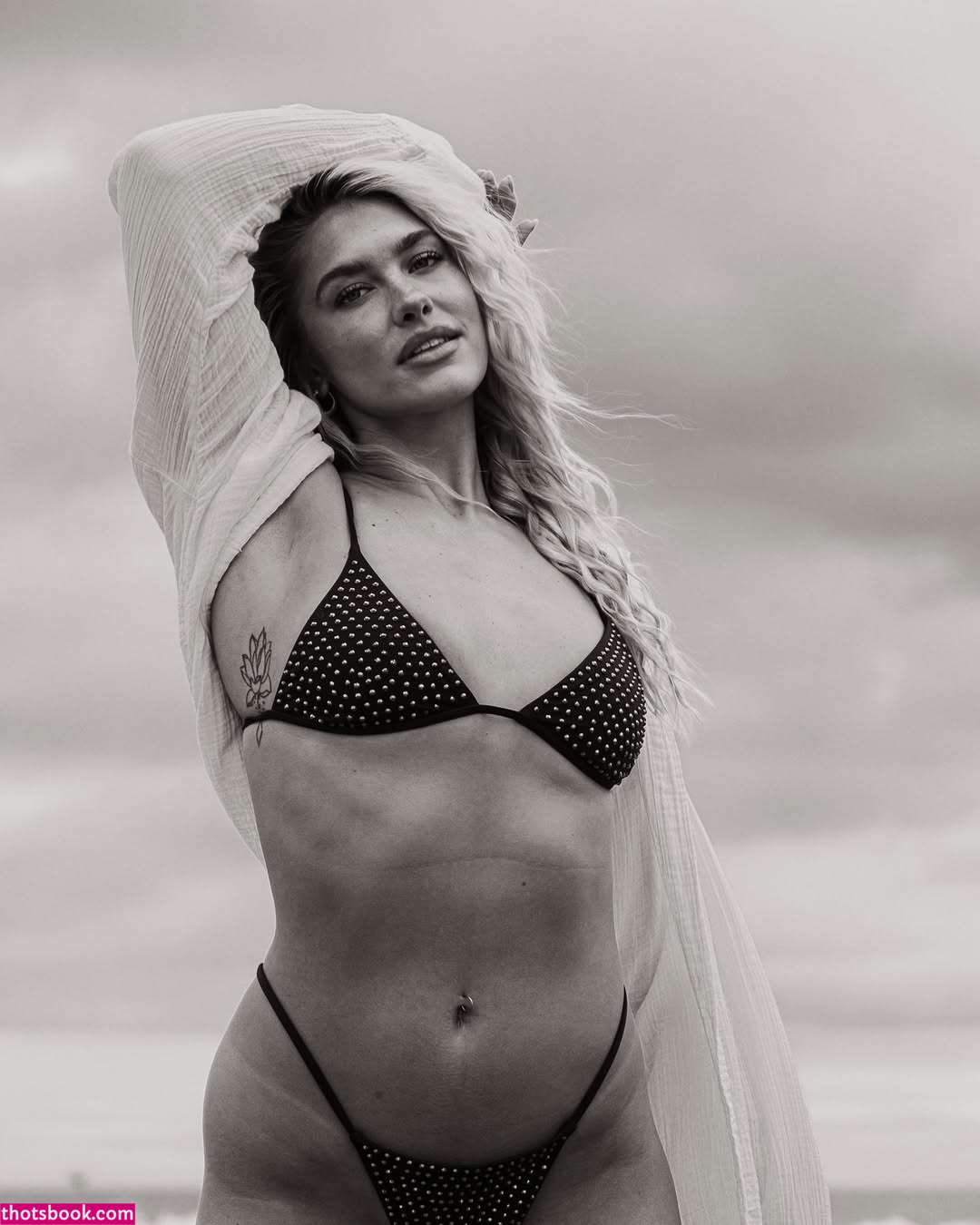 Holly James Photo #1