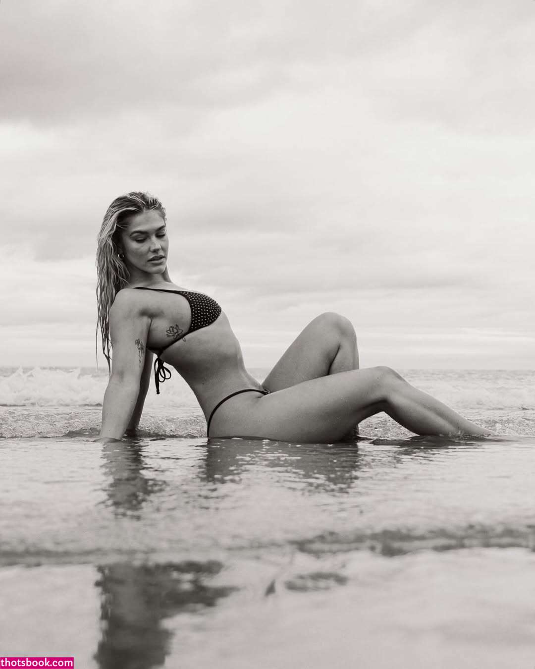 Holly James Photo #4