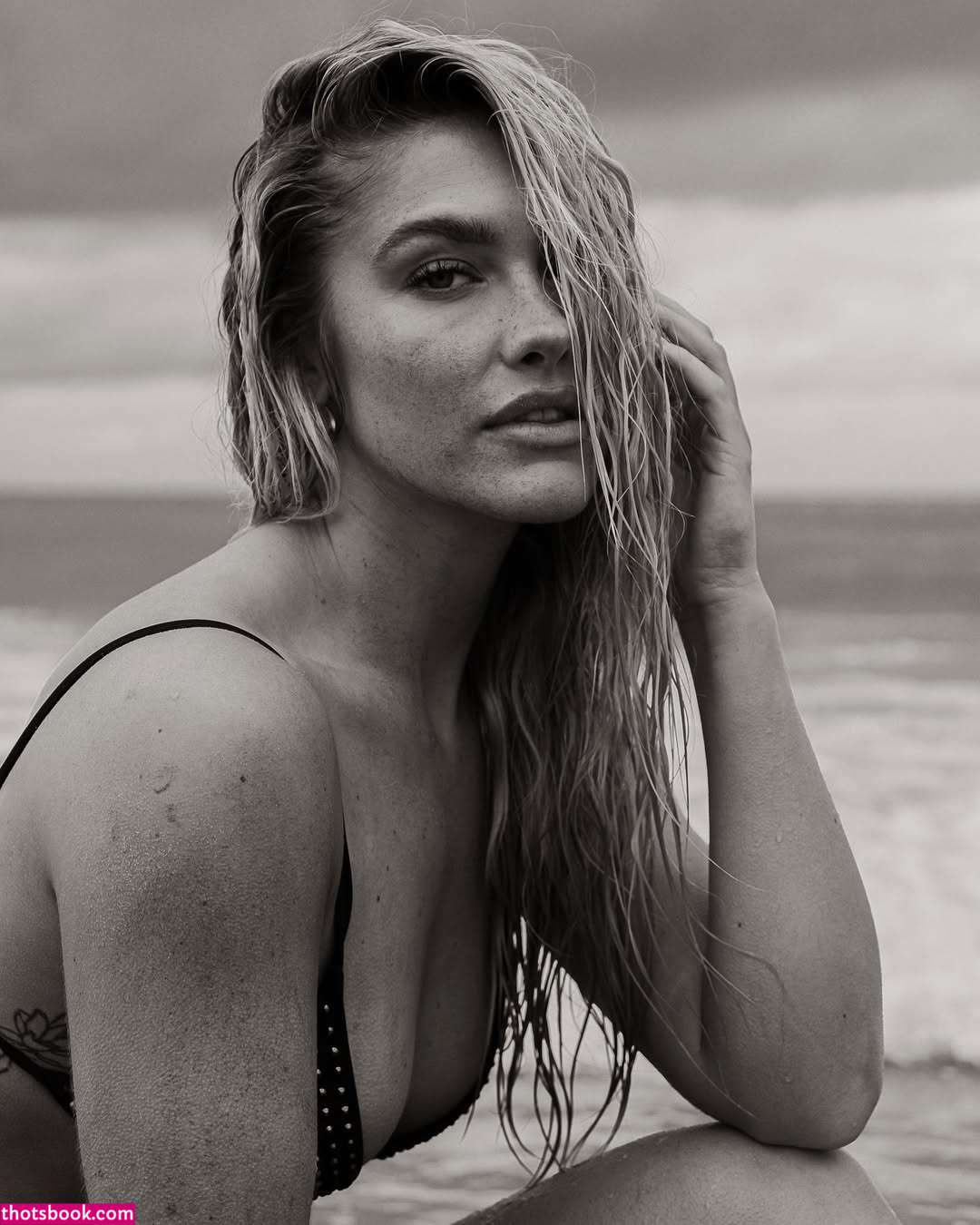 Holly James Photo #8