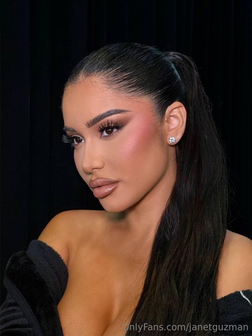Janet Guzman Photo #91