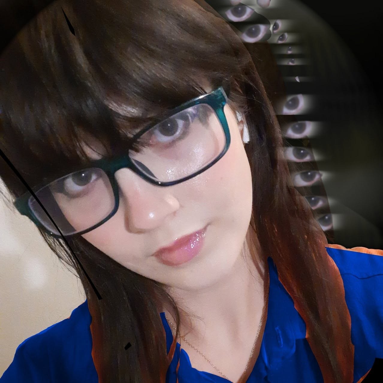 Julia Erdos Photo #17