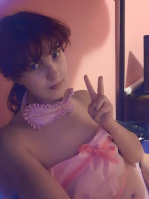 Julia Erdos Photo #14
