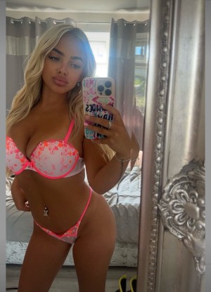 Brooke Lee Nude Leaks OnlyFans Photos #2