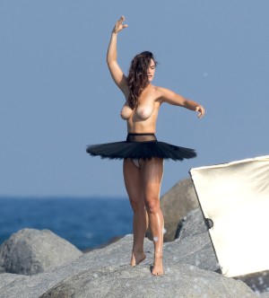 Myla Dalbesio Nude Leaks OnlyFans Photos #5