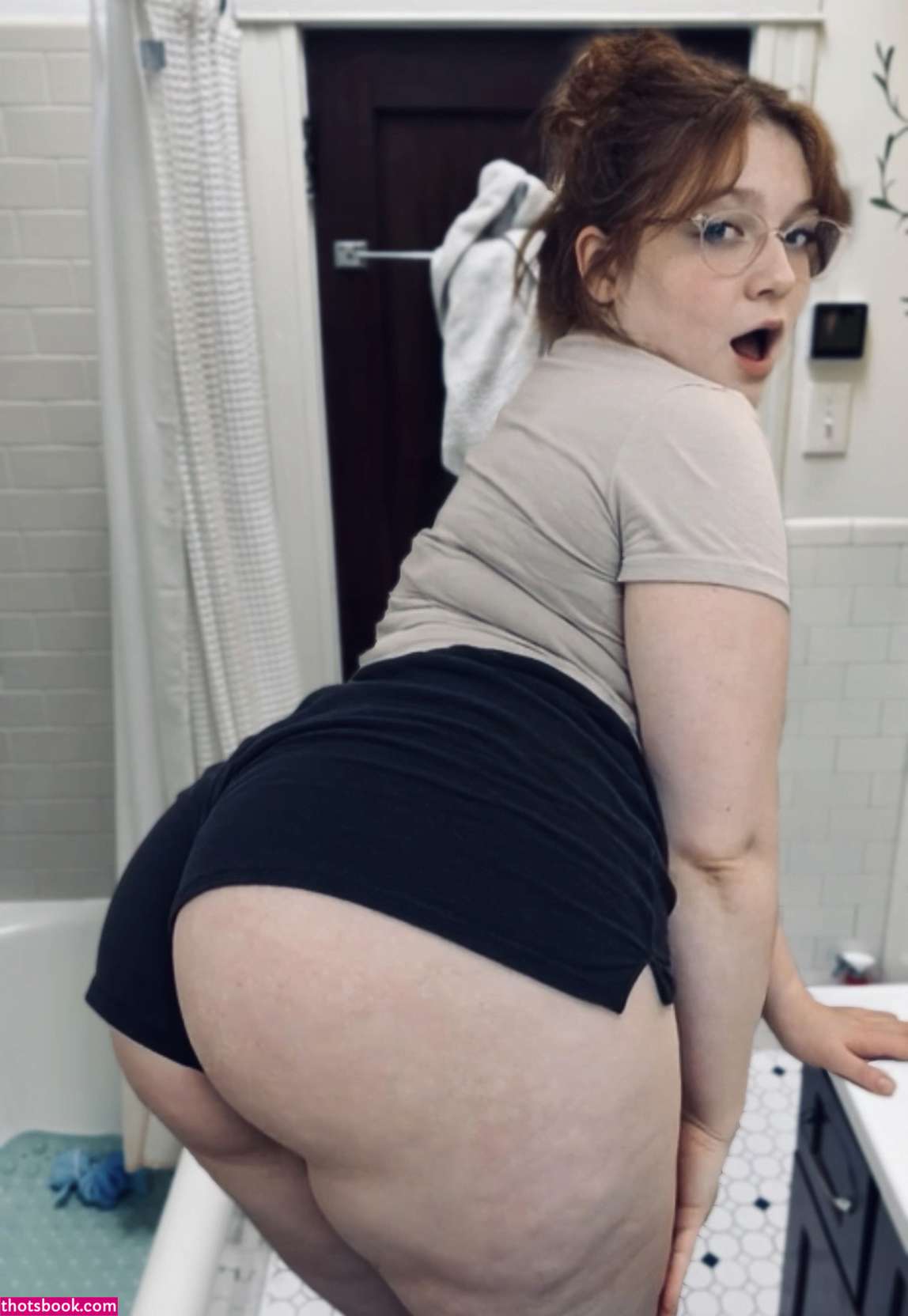 MommySpecs MsLizzie Nude Leaks OnlyFans Photos #2 1916243