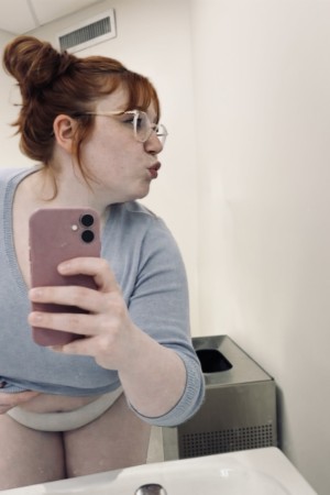 MommySpecs MsLizzie Nude Leaks OnlyFans Photos #3