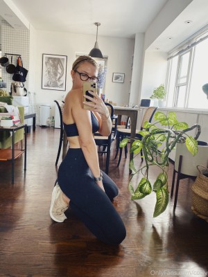 Viv Cole Nude Leaks OnlyFans Photos #2