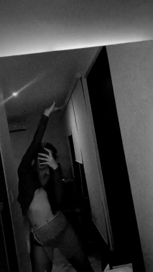 Erin Perise Nude Leaks OnlyFans Photos #3