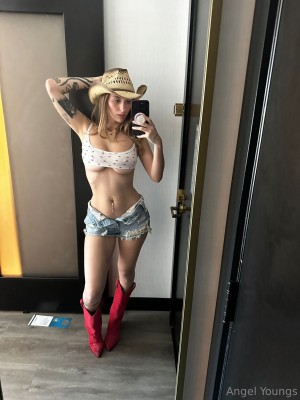 Angel Youngs angelyoungsxxx Nude Leaks OnlyFans Photos #64