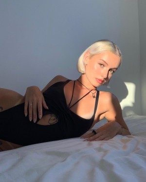Clotilde Gauneau clxtildee Nude Leaks OnlyFans Photos #1