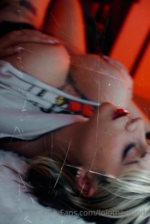 lolothewoods Nude Leaks OnlyFans Photos #2