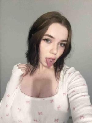 ThuBoppre rosemaryleadley DevonaHutzler AllysonAird Nude Leaks OnlyFans Photos #2