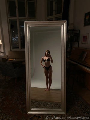 laurawittner Nude Leaks OnlyFans Photos #2