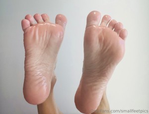 smallfeetpics Nude Leaks OnlyFans Photos #3