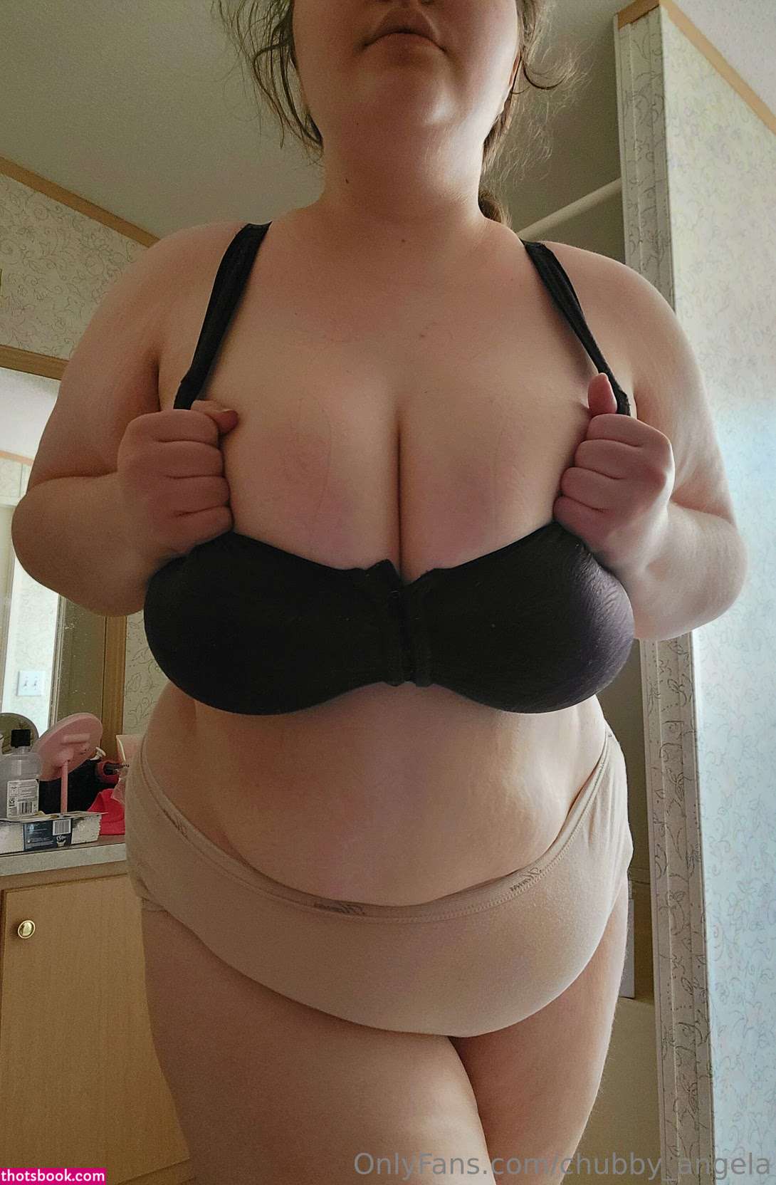 chubby angela Nude Leaks OnlyFans Photos #2 1805075