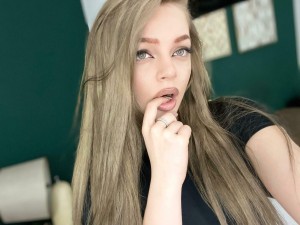 AnjelinaPoem LittlePoem Missy Anjeliina Nude Leaks OnlyFans Photos #6